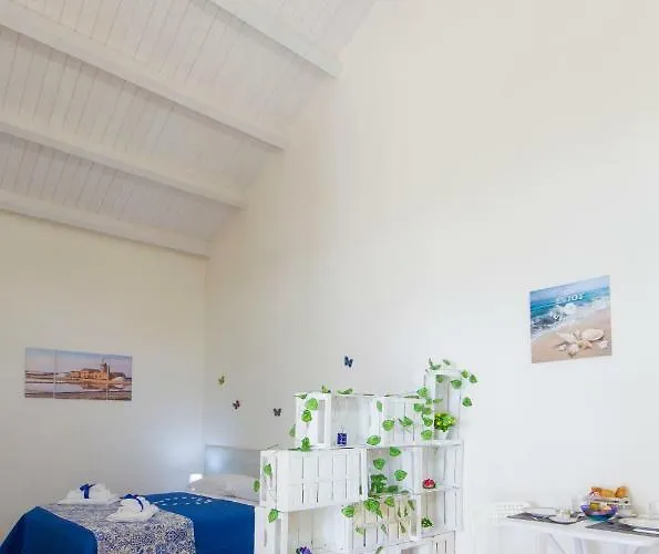 Brezza Di Stagnone アパート